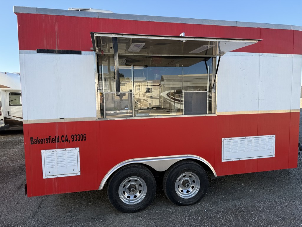 59083 – Enclosed 14′ Tandem Food Trailer